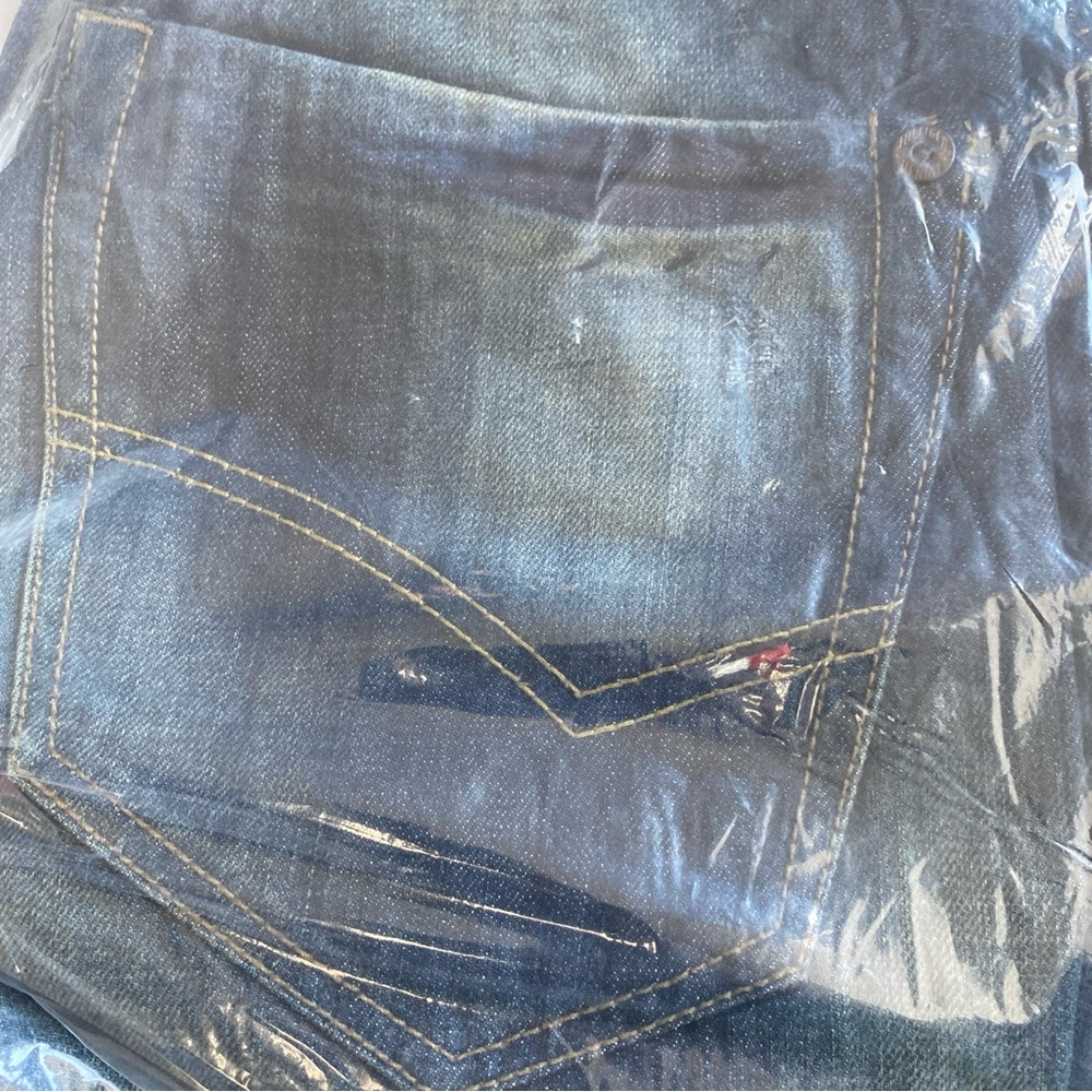 2 pairs of Hilfiger men’s jeans new in bag - Picture 2 of 4